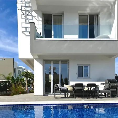 Vila Villa, Swimming Pool, Bbq Grill, 3 Bedrooms, Near Beach *