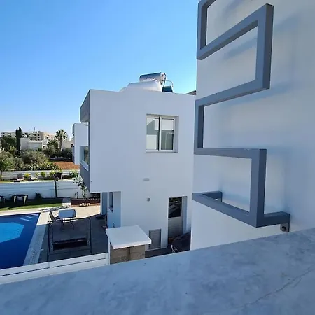 Villa, Swimming Pool, Bbq Grill, 3 Bedrooms, Near Beach Villa