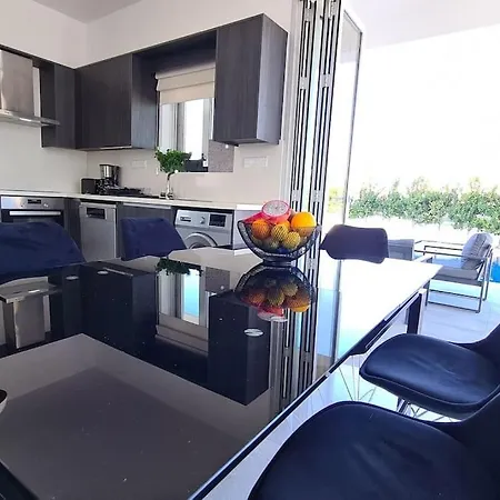 Villa Villa, Swimming Pool, Bbq Grill, 3 Bedrooms, Near Beach *