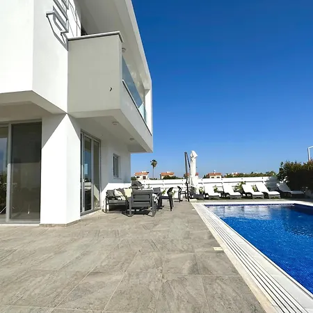 Villa Villa, Swimming Pool, Bbq Grill, 3 Bedrooms, Near Beach Protaras