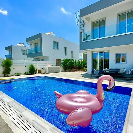 Villa, Swimming Pool, Bbq Grill, 3 Bedrooms, Near Beach Villa *