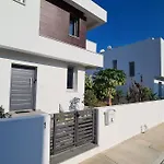 Villa Villa, Swimming Pool, Bbq Grill, 3 Bedrooms, Near Beach Protaras