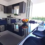 Villa Villa, Swimming Pool, Bbq Grill, 3 Bedrooms, Near Beach *