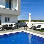 Villa, Swimming Pool, Bbq Grill, 3 Bedrooms, Near Beach Villa *