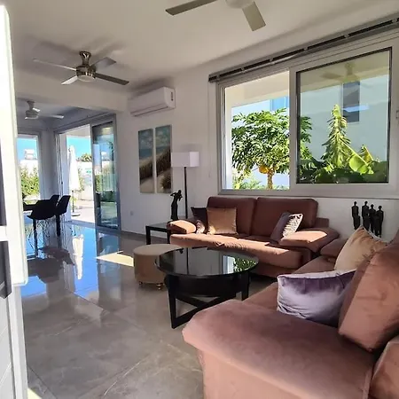 Villa, Swimming Pool, Bbq Grill, 3 Bedrooms, Near Beach Vilă *