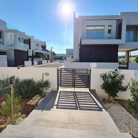 Villa, Swimming Pool, Bbq Grill, 3 Bedrooms, Near Beach