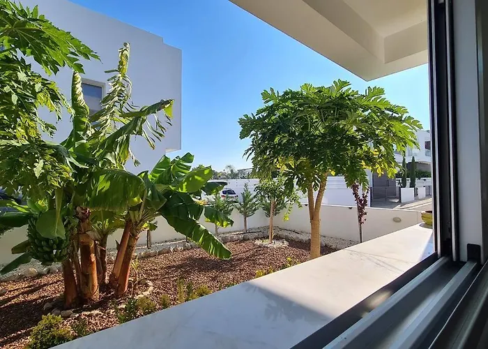 Villa Villa, Swimming Pool, Bbq Grill, 3 Bedrooms, Near Beach Protaras