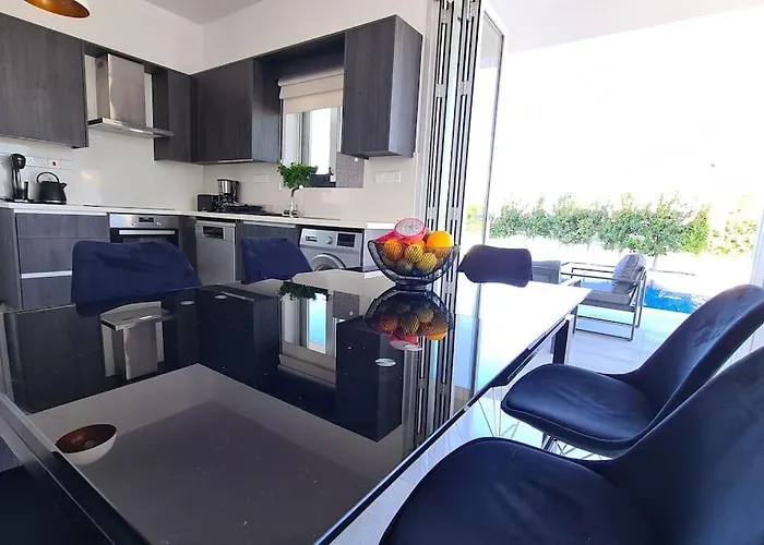 Villa Villa, Swimming Pool, Bbq Grill, 3 Bedrooms, Near Beach *