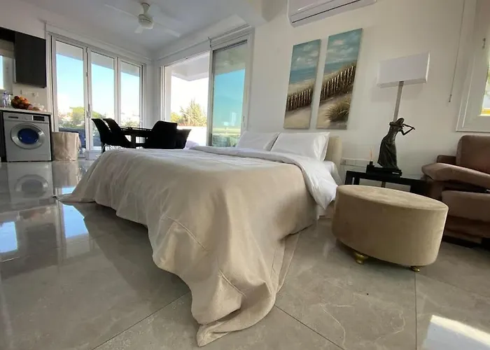 Villa, Swimming Pool, Bbq Grill, 3 Bedrooms, Near Beach *