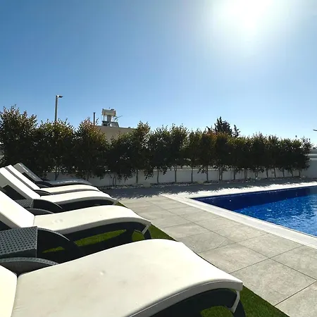 Villa, Swimming Pool, Bbq Grill, 3 Bedrooms, Near Beach *