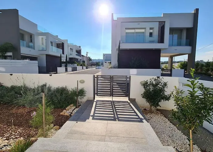 Villa, Swimming Pool, Bbq Grill, 3 Bedrooms, Near Beach