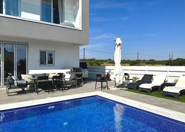 Villa, Swimming Pool, Bbq Grill, 3 Bedrooms, Near Beach ヴィラ *