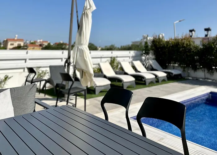 Villa, Swimming Pool, Bbq Grill, 3 Bedrooms, Near Beach ヴィラ プロタラス